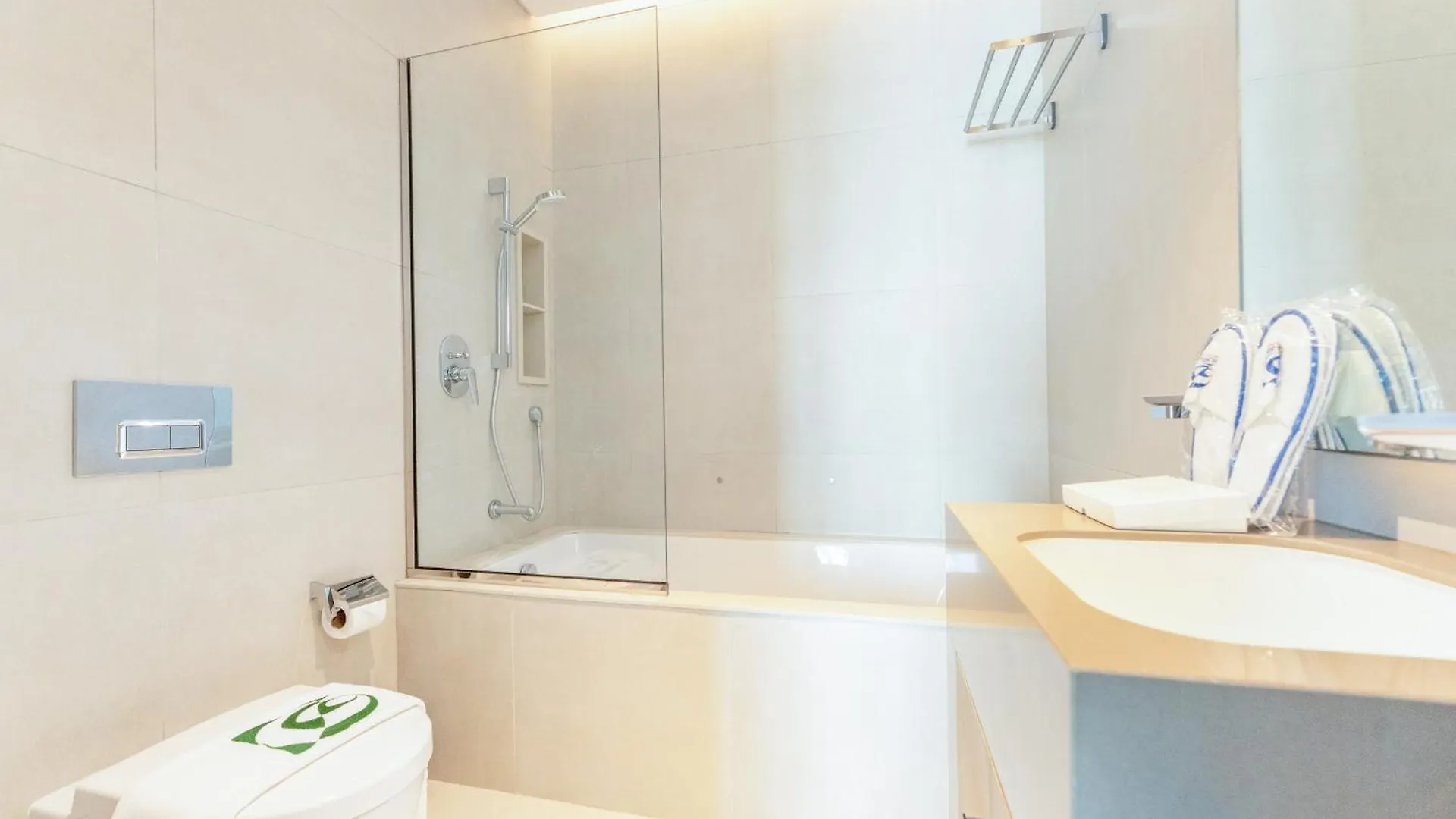 1 Bedroom In Address Jbr With Marina View By Pk Holidays Dubai